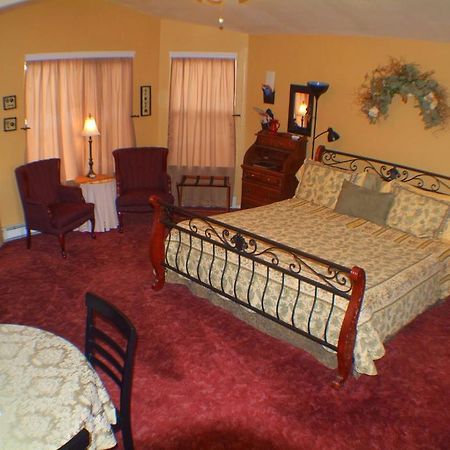 Castle Creek Bed And Breakfast แกรนด์จังค์ชัน ภายนอก รูปภาพ