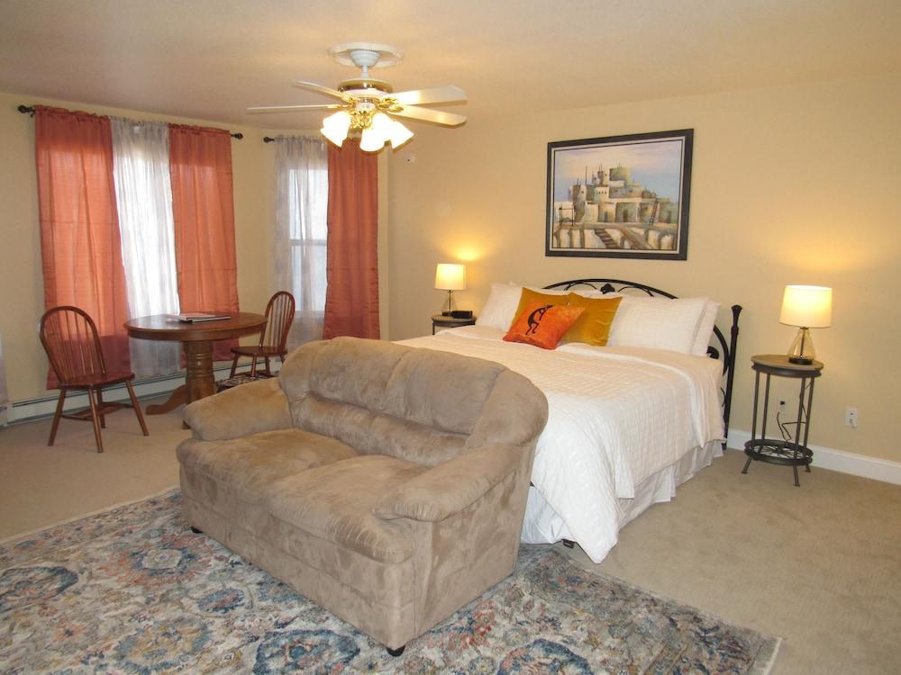 Castle Creek Bed And Breakfast แกรนด์จังค์ชัน ภายนอก รูปภาพ