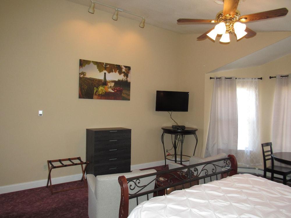 Castle Creek Bed And Breakfast แกรนด์จังค์ชัน ภายนอก รูปภาพ