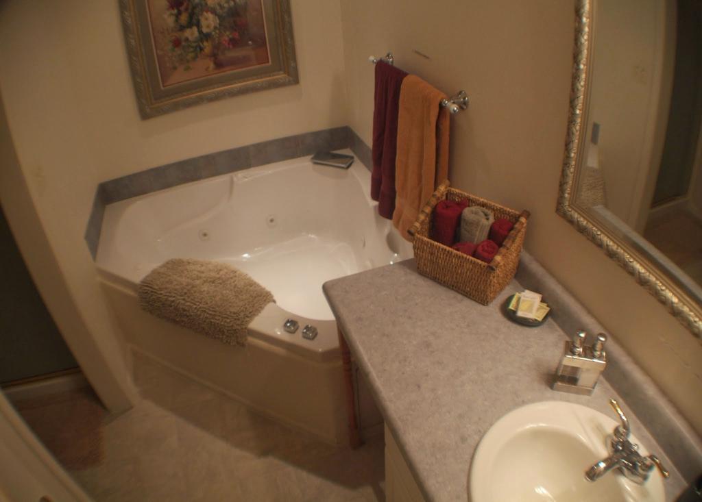 Castle Creek Bed And Breakfast แกรนด์จังค์ชัน ภายนอก รูปภาพ