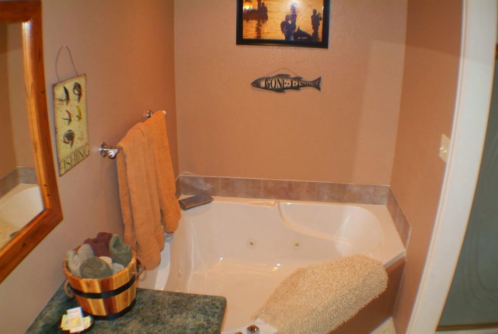 Castle Creek Bed And Breakfast แกรนด์จังค์ชัน ภายนอก รูปภาพ