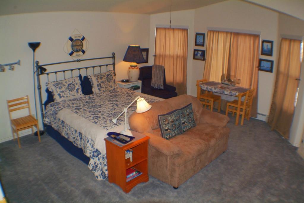 Castle Creek Bed And Breakfast แกรนด์จังค์ชัน ภายนอก รูปภาพ